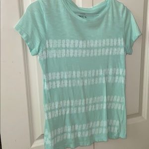 Crown & Ivy authentic pineapple tee (xs)